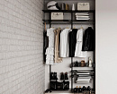 Маленькая гардеробная в нише